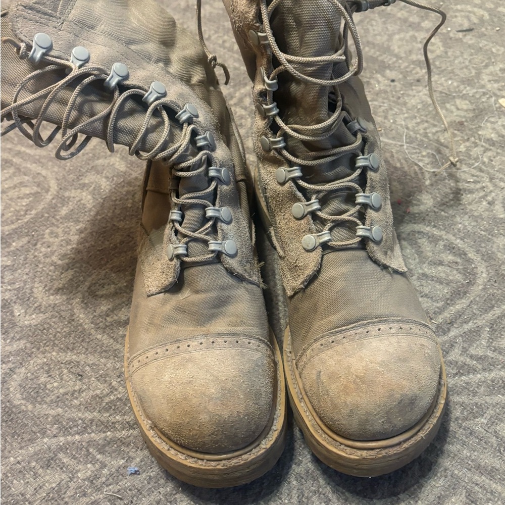 Men's Tactical Lace-Up Boots in Olive/Tan